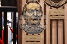 Сатиричен театър - маски - откриване