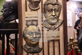 Сатиричен театър - маски - откриване