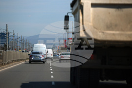 Автомобили - трафик