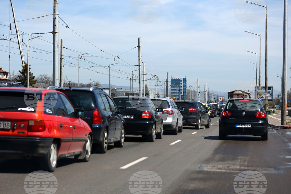 Автомобили - трафик