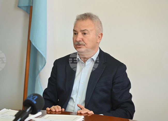 Община Монтана ремонтира 61 улици и четири паркинга, продължава измиването на града