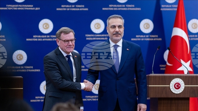 АА: Министрите на външните работи на Турция и Германия обсъдиха войната в Иран