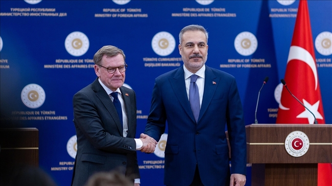 АА: Министрите на външните работи на Турция и Германия обсъдиха войната в Иран