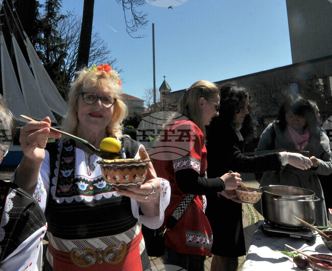 Бургас - Велики четвъртък - багрилница - традиция