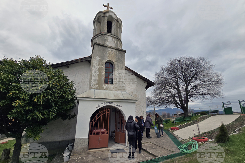 Село Опълченско - църква „Св. Пророк Илия“ - почистване