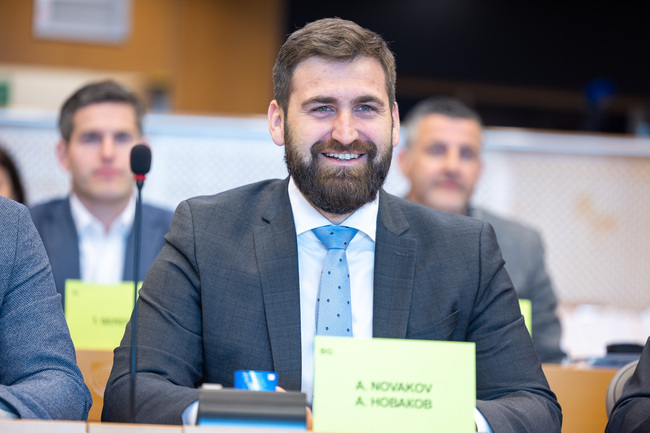 ГЕРБ: Комисията по транспорт на ЕП одобри максимално време за обработка на камиони по границите от 1 минута