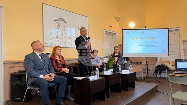 Век и половина след Априлското въстание трябва да посеем семената на закъснялото българско самоосъзнаване, каза министър Сергей Игнатов пред директори