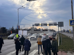 Булевард „Ботевградско шосе“ - протест - спряно движение