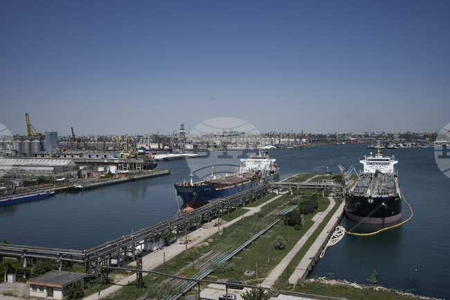 Двайсет души са задържани в рамките на разследване за корупция в румънското пристанище Констанца