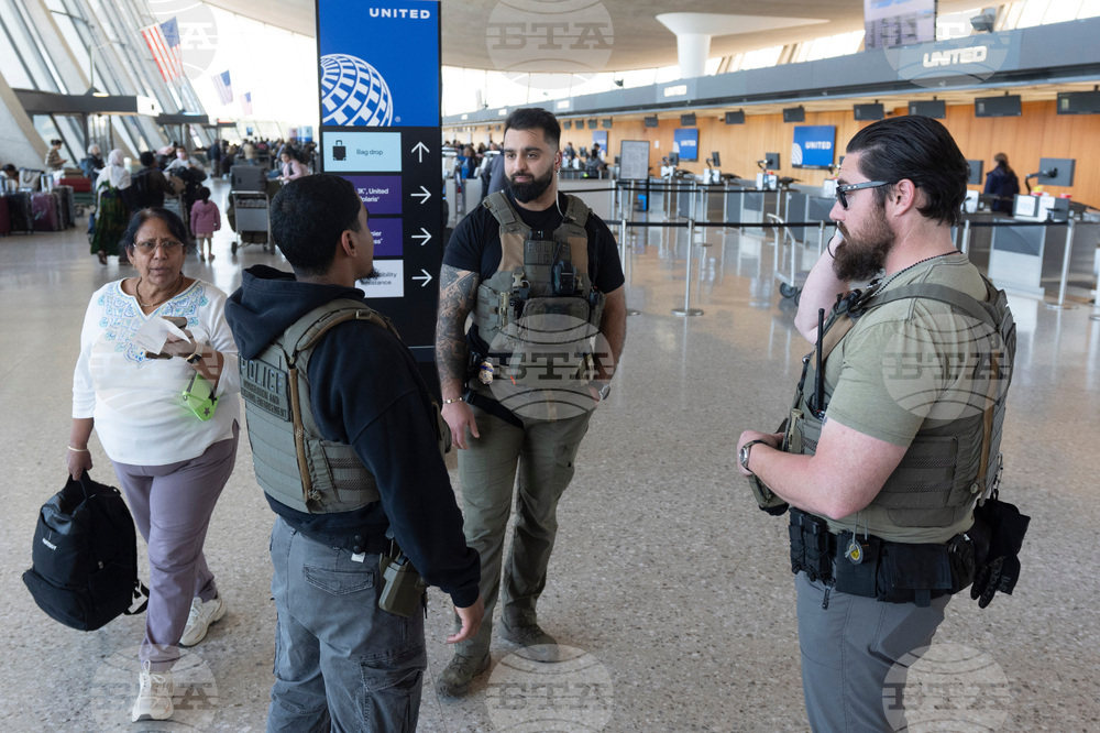 APTOPIX Travel Delays