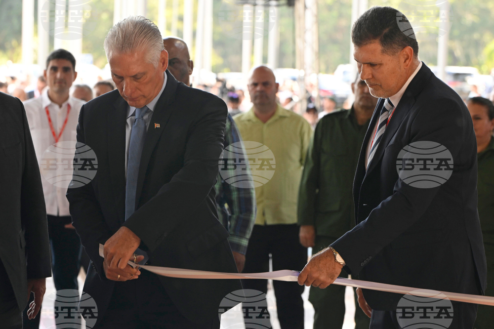 Cuba The Two Castros