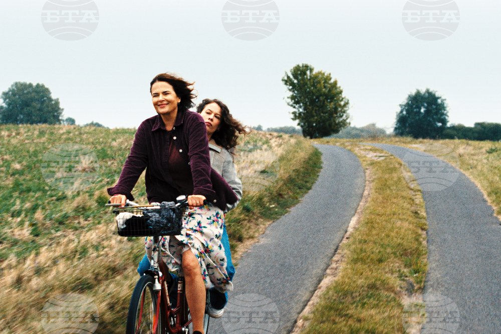 Film Review - Miroirs No. 3