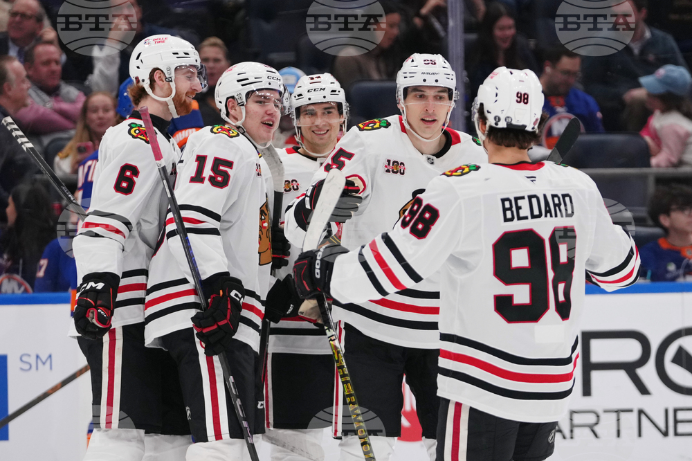 Blackhawks Islanders Hockey