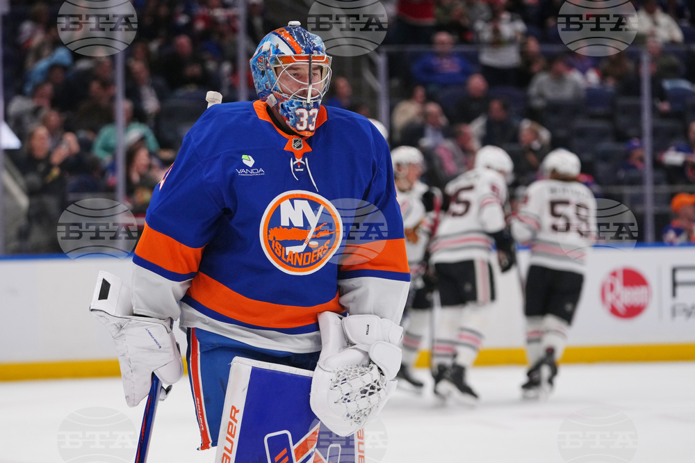 Blackhawks Islanders Hockey