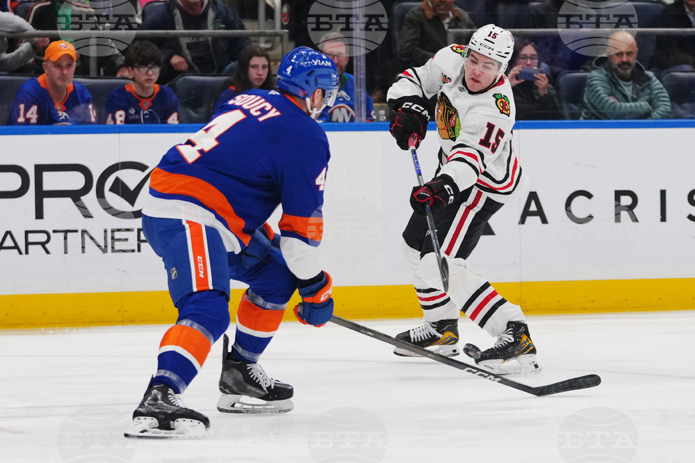 Blackhawks Islanders Hockey