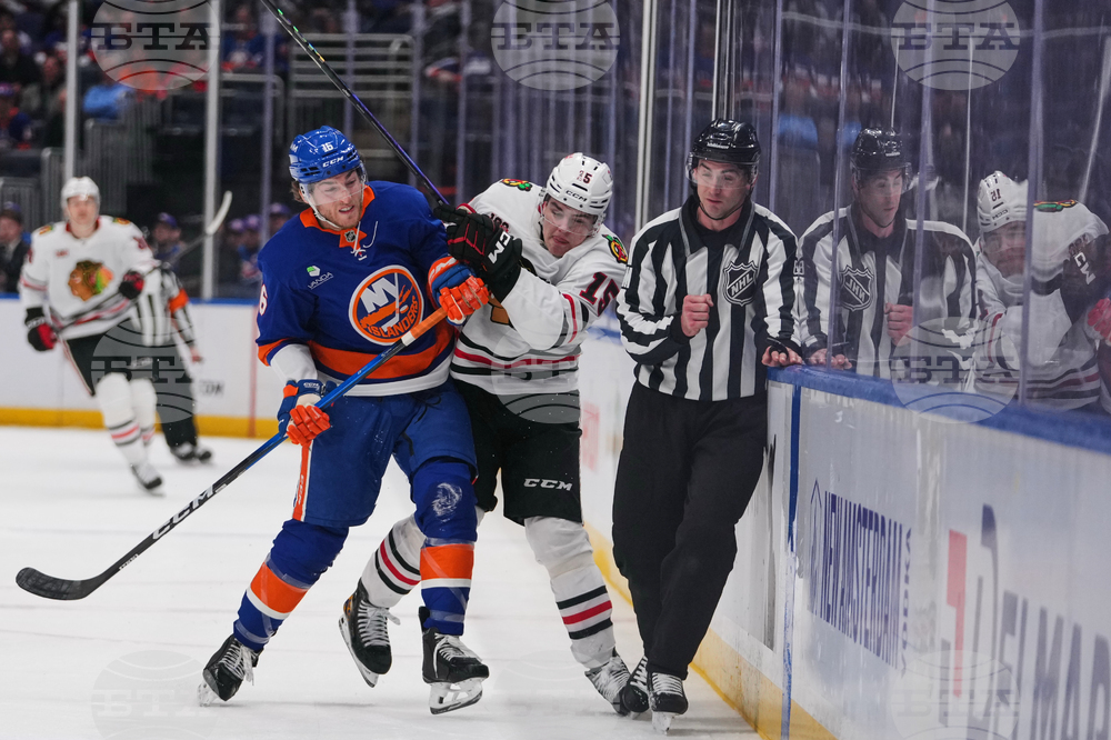 Blackhawks Islanders Hockey