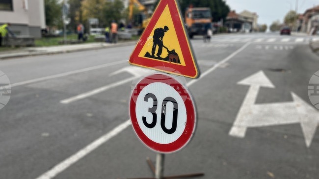 Централно кръстовище в Елхово ще бъде затворено за движение на 25 и 26 март заради полагане на асфалт