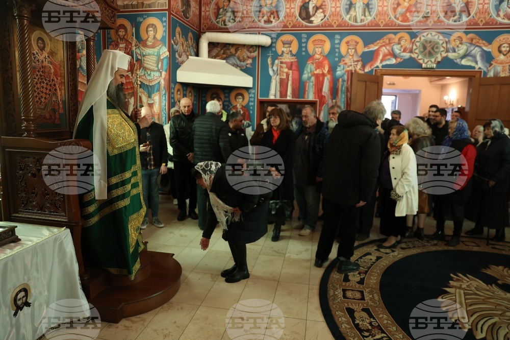 Храм „Свето Благовещение“- патриарх Даниил- света златоустова литургия