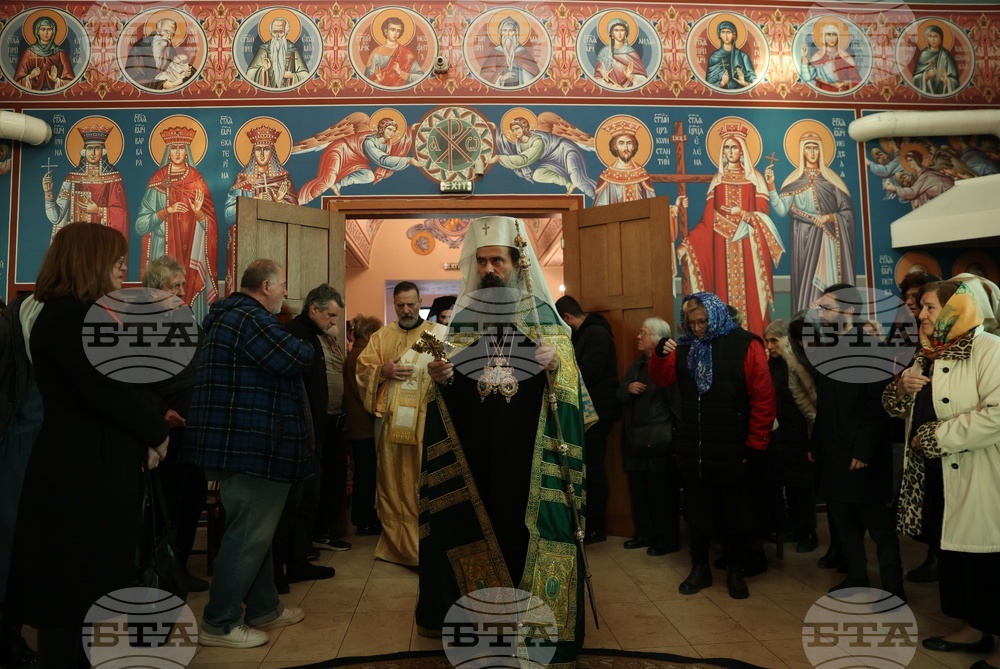 Храм „Свето Благовещение“- патриарх Даниил- света златоустова литургия