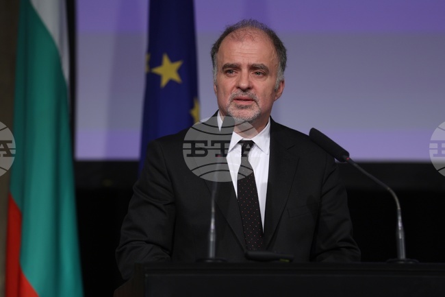 Cyrillic Script Is Key to Bulgaria's Identity and Survival, Says Caretaker Culture Minister Todorov