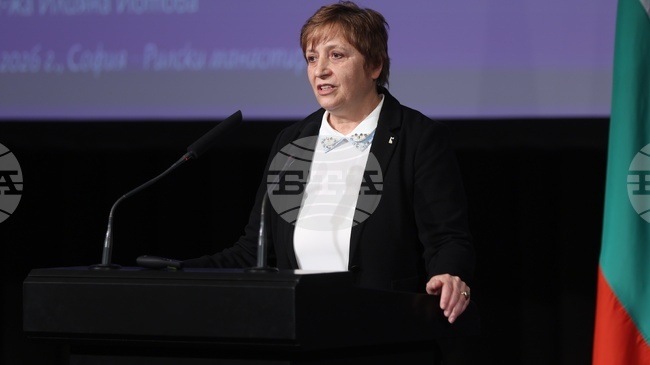 Мисия на младото поколение е утвърждаването на кирилицата като българската азбука, каза чл.-кор. Евелина Славчева 