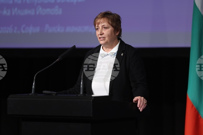 Мисия на младото поколение е утвърждаването на кирилицата като българската азбука, каза чл.-кор. Евелина Славчева 