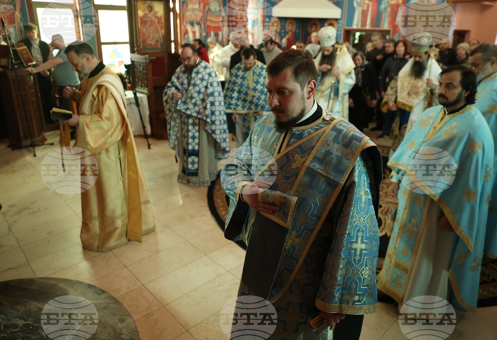 Храм „Свето Благовещение“- патриарх Даниил- света златоустова литургия