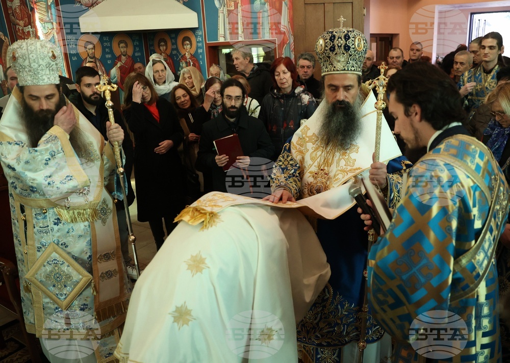 Храм „Свето Благовещение“- патриарх Даниил- света златоустова литургия