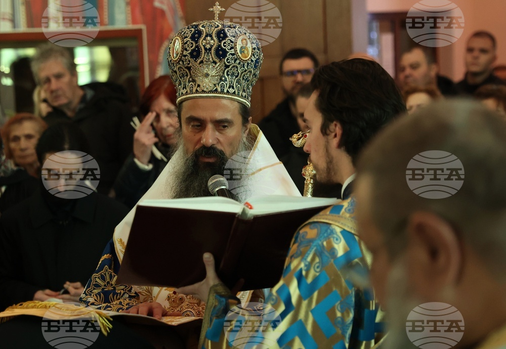 Храм „Свето Благовещение“- патриарх Даниил- света златоустова литургия