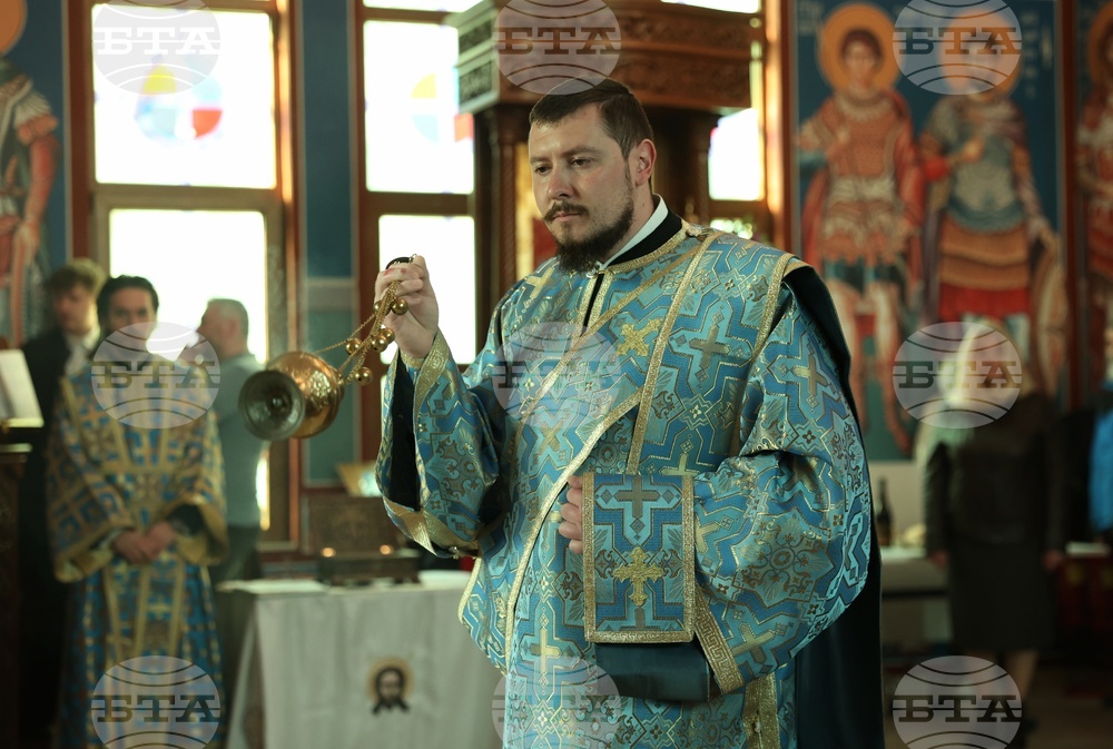 Храм „Свето Благовещение“- патриарх Даниил- света златоустова литургия