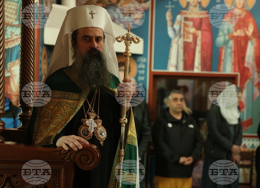 Храм „Свето Благовещение“- патриарх Даниил- света златоустова литургия