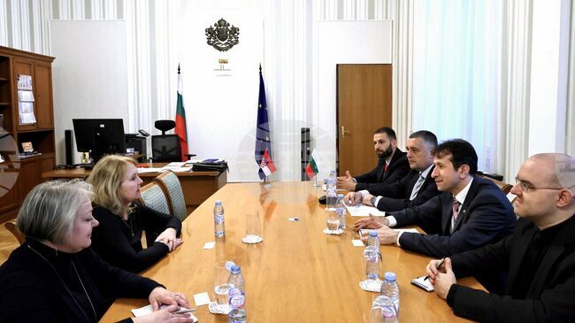 Възможностите за целогодишна авиовръзка между България и Хърватия обсъдиха служебният транспортен министър и хърватският посланик у нас 