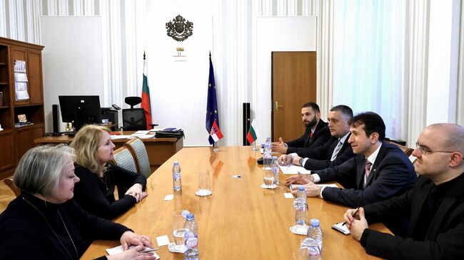 Възможностите за целогодишна авиовръзка между България и Хърватия обсъдиха служебният транспортен министър и хърватският посланик у нас 