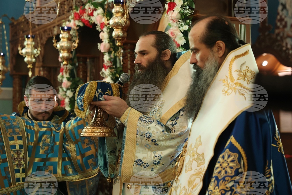 Храм „Свето Благовещение“- патриарх Даниил- света златоустова литургия