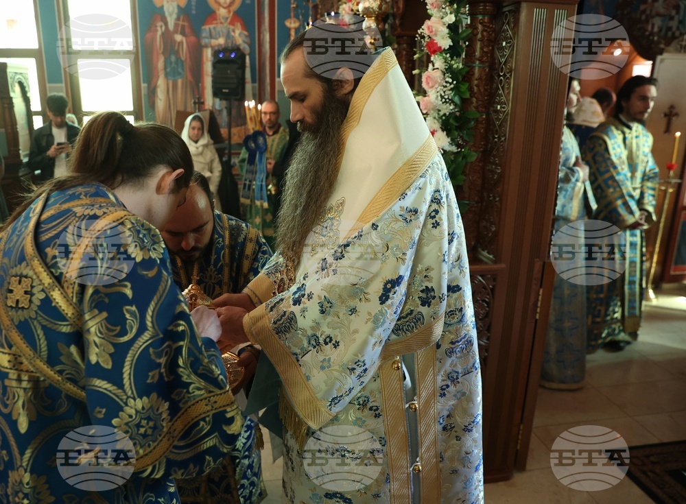 Храм „Свето Благовещение“- патриарх Даниил- света златоустова литургия