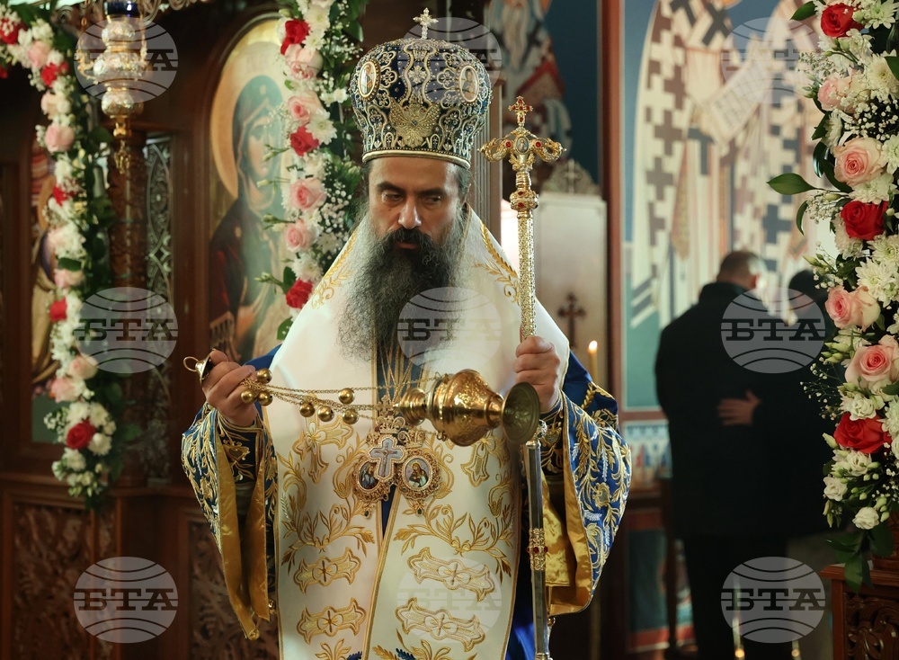 Храм „Свето Благовещение“- патриарх Даниил- света златоустова литургия