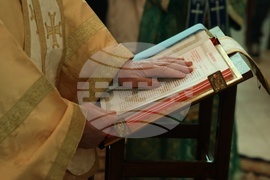 Храм „Свето Благовещение“- патриарх Даниил- света златоустова литургия