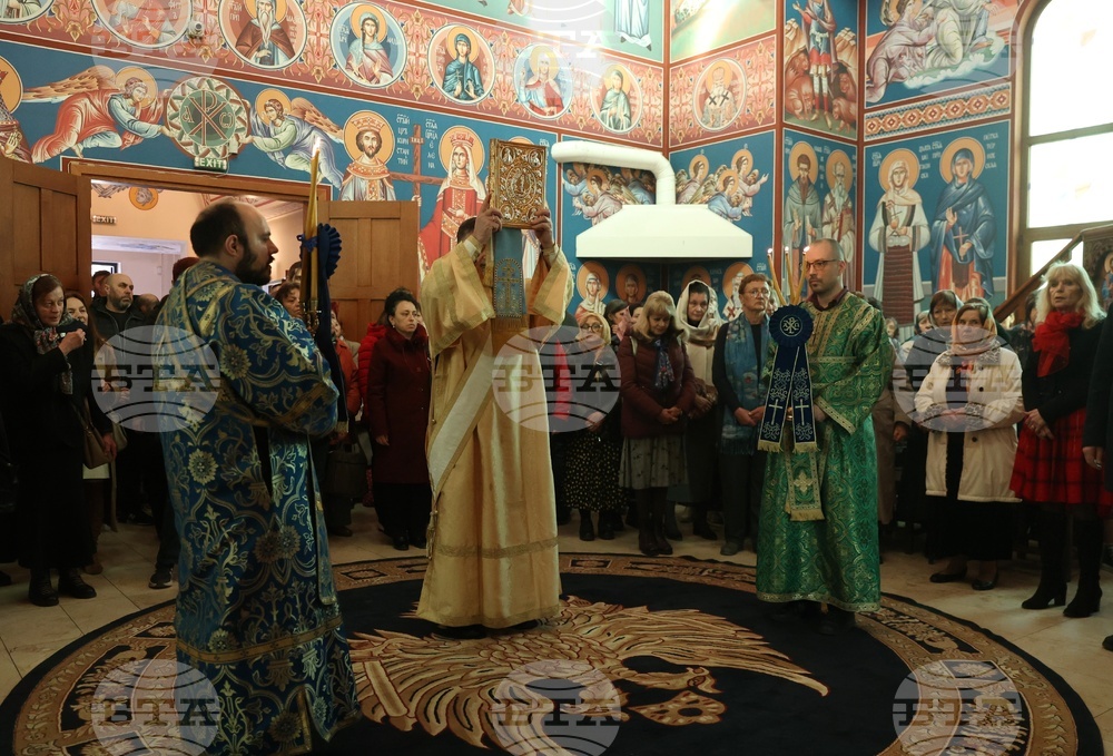 Храм „Свето Благовещение“- патриарх Даниил- света златоустова литургия