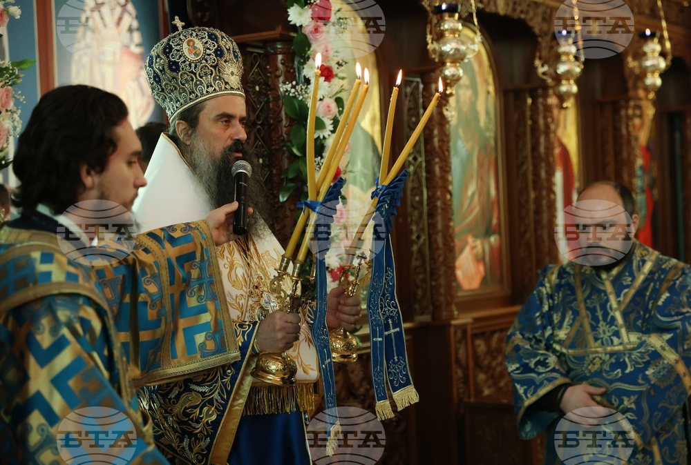 Храм „Свето Благовещение“- патриарх Даниил- света златоустова литургия