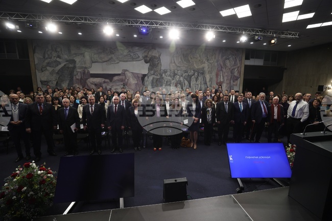  Първият ден от международния форум за кирилицата „Духовното наследство в дигиталния век“, организиран от президента Илияна Йотова, се състоя в НДК