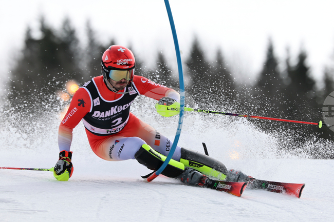 Алберт Попов е последен след първия манш на финалния за сезона слалом в Хафиел, води олимпийският шампион Лоик Меяр