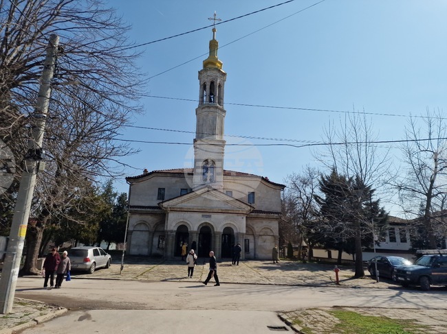  Търговище- храм „Св. Успение Богородично“ - празнична служба за Благовещение