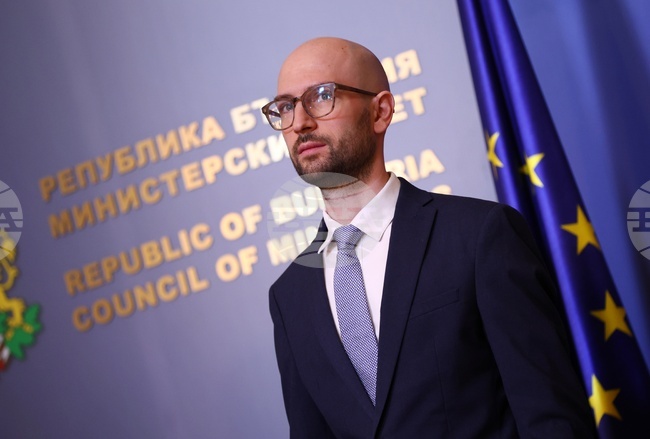 Правителството скоро ще обяви мерки в подкрепа на бизнеса заради високите цени на горивата, съобщи служебният финансов министър 
