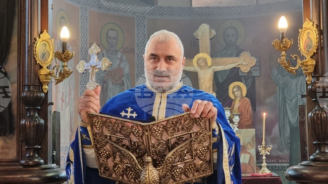 Благовещение е в основата на всички спасителни действия за изкуплението на човешкия род, каза в Добрич отец Велико