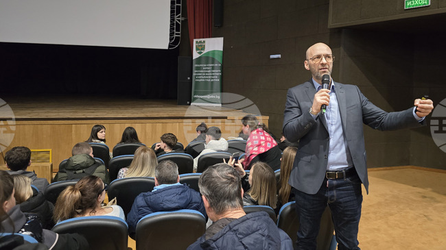 Лекция за киберпрестъпления и безопасен интернет събра ученици и представители на институции в Гоце Делчев