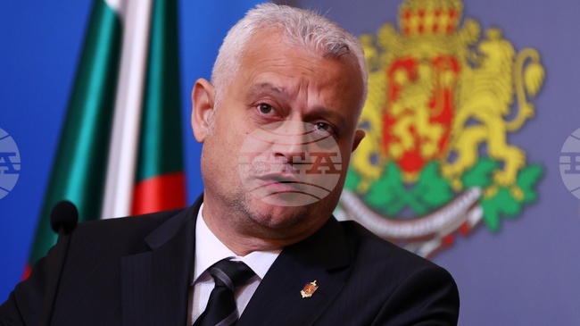 Срещу злоупотребата с публични държавни средства се обяви служебният министър на вътрешните работи Емил Дечев