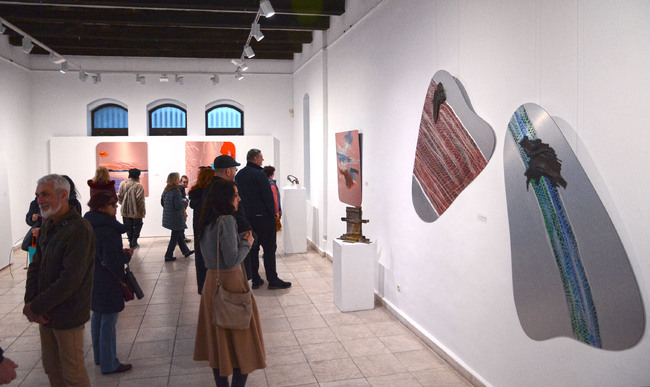 Община Варна: Светослава Георгиева и Галина Станева откриха съвместна изложба – живопис и скулптура