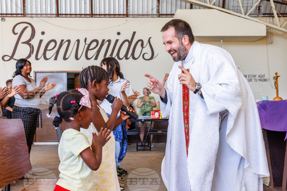 Border Priest Migrants