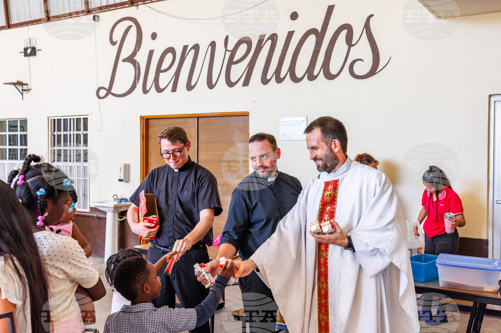 Border Priest Migrants