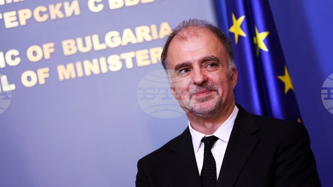 Разпоредил съм проверка по темата с Иво Аръков и очаквам нейния резултат, каза служебният министър на културата Найден Тодоров